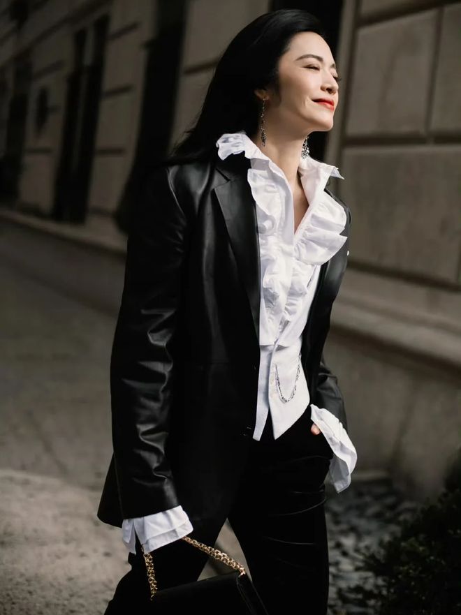 B&egrave;o nh&uacute;n: Chi tiết thời trang cứu rỗi v&oacute;c d&aacute;ng năm 2026 - Ảnh 22.