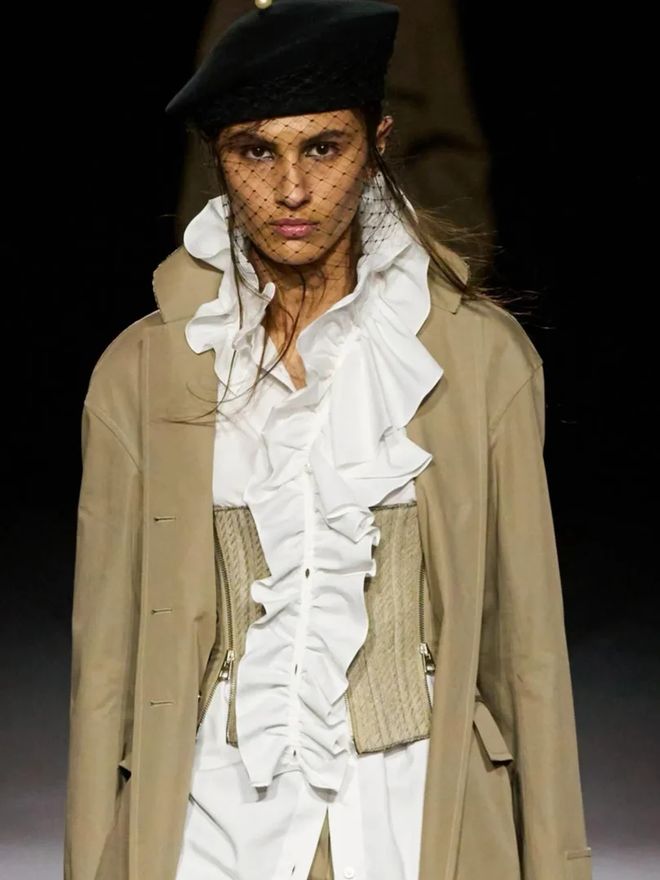 B&egrave;o nh&uacute;n: Chi tiết thời trang cứu rỗi v&oacute;c d&aacute;ng năm 2026 - Ảnh 23.