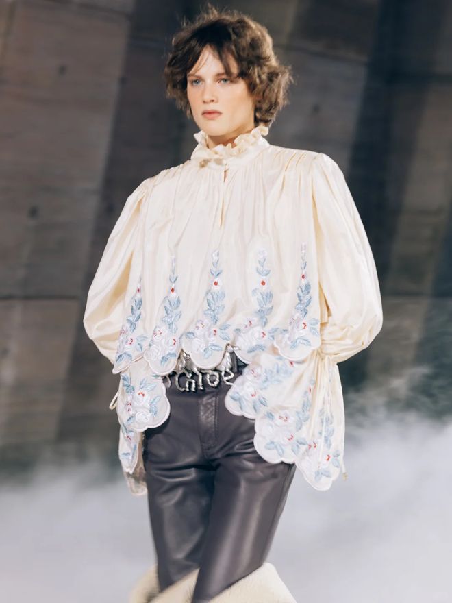 B&egrave;o nh&uacute;n: Chi tiết thời trang cứu rỗi v&oacute;c d&aacute;ng năm 2026 - Ảnh 24.