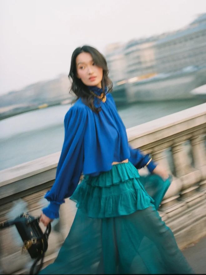 B&egrave;o nh&uacute;n: Chi tiết thời trang cứu rỗi v&oacute;c d&aacute;ng năm 2026 - Ảnh 4.