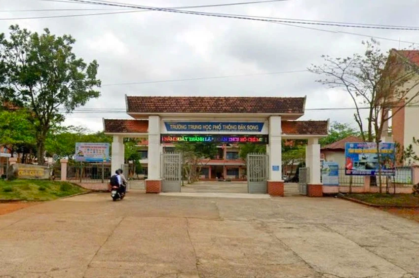H&igrave;nh nhạy cảm nữ gi&aacute;o vi&ecirc;n bị ph&aacute;t t&aacute;n tại trường THPT Đắk Song năm 2026 - Ảnh 1.