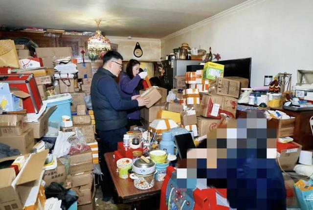 C&acirc;u chuyện buồn về cụ b&agrave; mua sắm trực tuyến để lấp đầy c&ocirc; đơn - Ảnh 2.