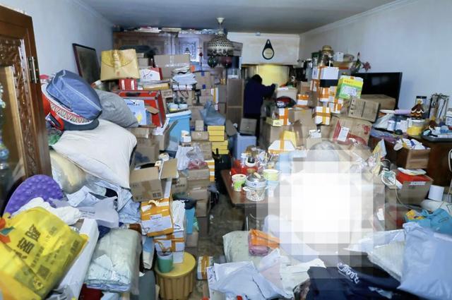 C&acirc;u chuyện buồn về cụ b&agrave; mua sắm trực tuyến để lấp đầy c&ocirc; đơn - Ảnh 1.