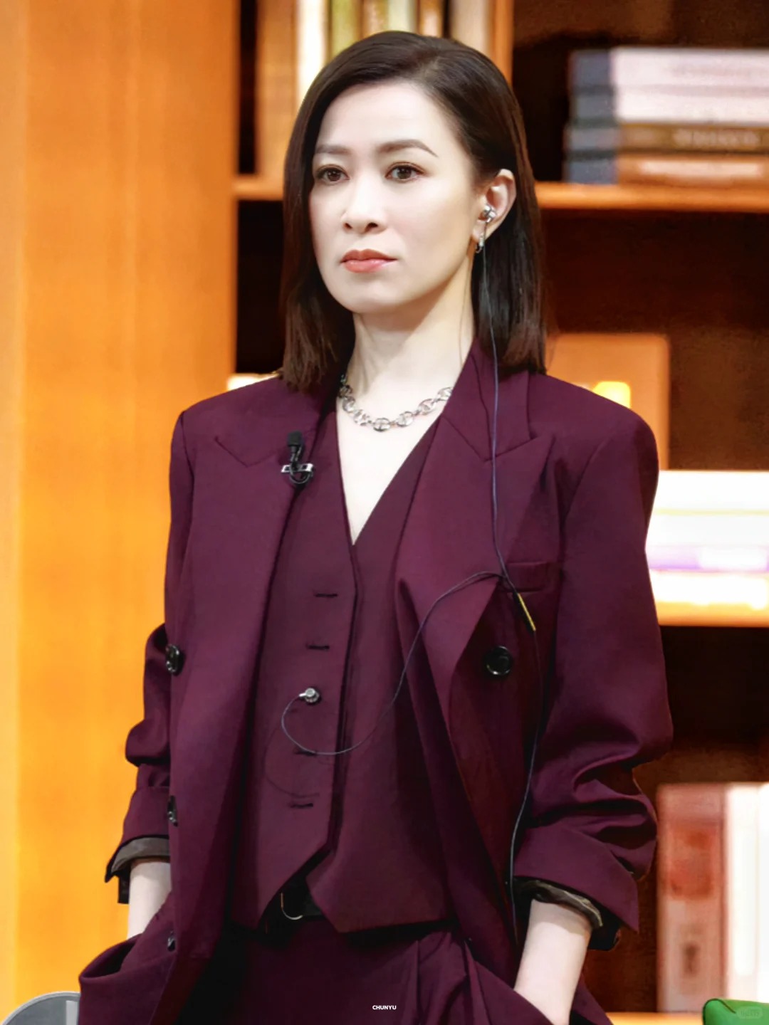 Phụ nữ khí chất giấu gì trong tủ đồ: 4 quy tắc ăn mặc 