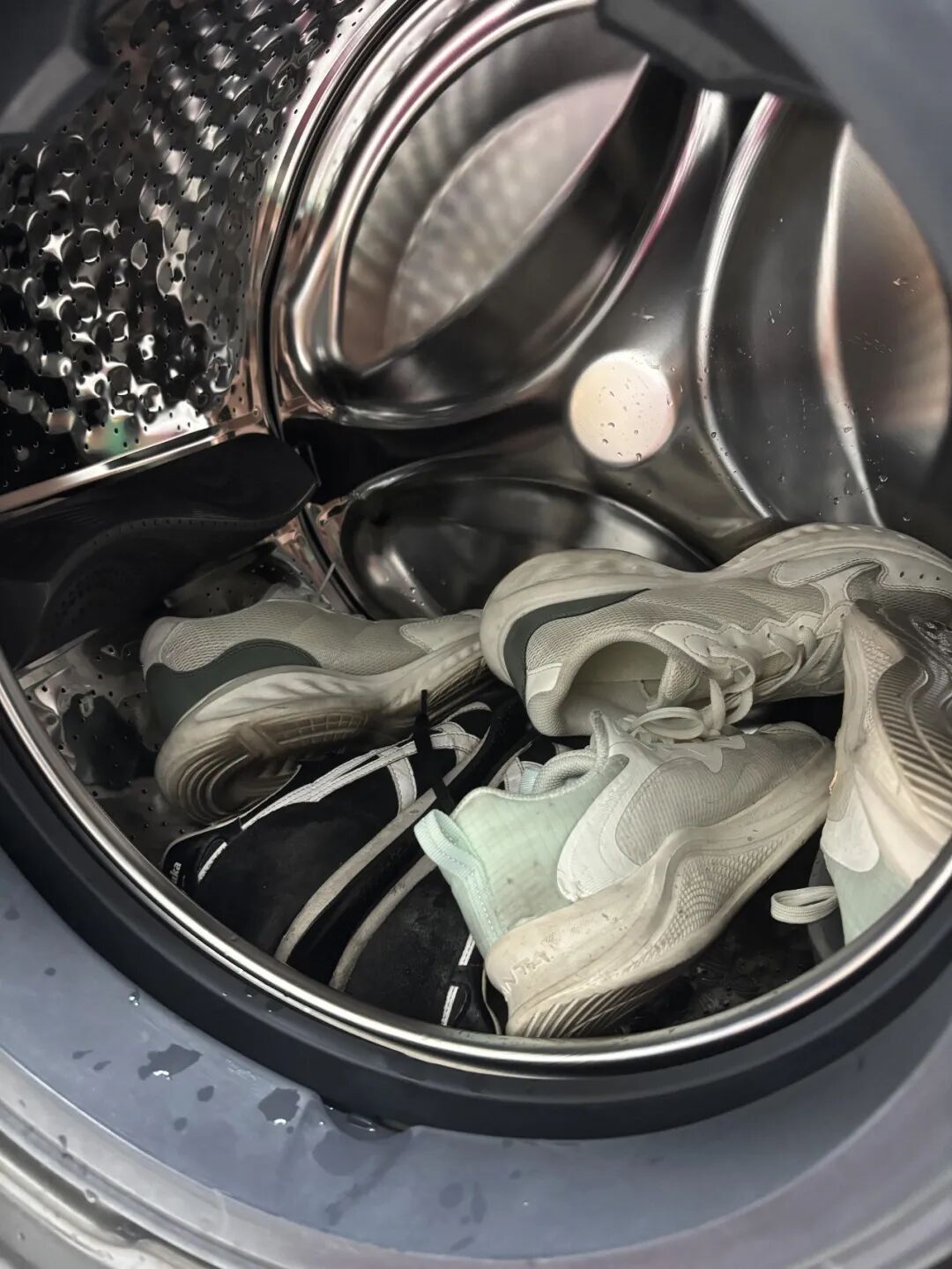 Tuyệt đối kh&ocirc;ng cho 8 thứ n&agrave;y v&agrave;o m&aacute;y giặt: Kh&ocirc;ng chỉ hỏng đồ m&agrave; c&ograve;n &ldquo;giết chết&rdquo; m&aacute;y rất nhanh - Ảnh 8.