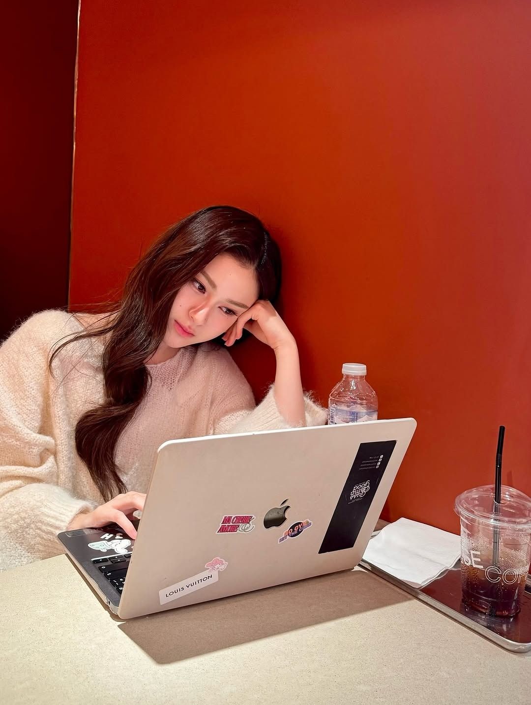 Làm freelance, tiết kiệm giỏi, không nợ thẻ tín dụng: Người trẻ chọn tự chủ tài chính kiểu mới - Ảnh 3.