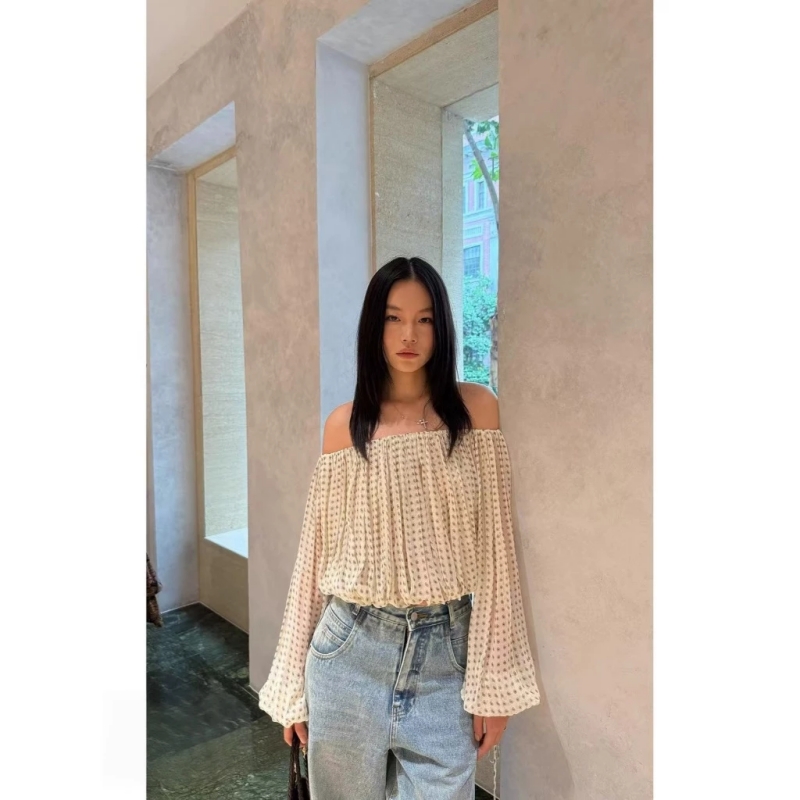 Phạm Băng Băng tuổi 45 vẫn &ldquo;c&acirc;n đẹp&rdquo; &aacute;o b&aacute;nh b&egrave;o: Xem clip th&ocirc;i đ&atilde; muốn sắm ngay một chiếc cho m&ugrave;a h&egrave; - Ảnh 4.