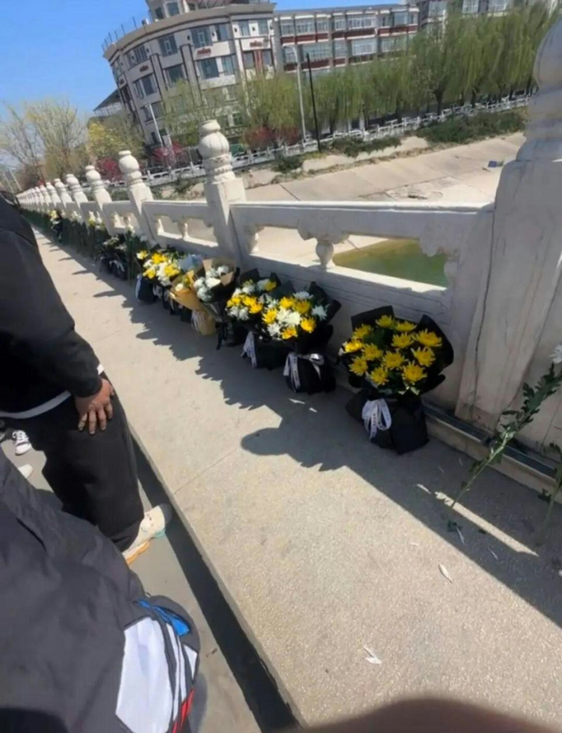 3 Người đ&agrave;n &ocirc;ng hy sinh cứu phụ nữ đuối nước tại Thạch Gia Trang - Ảnh 2.