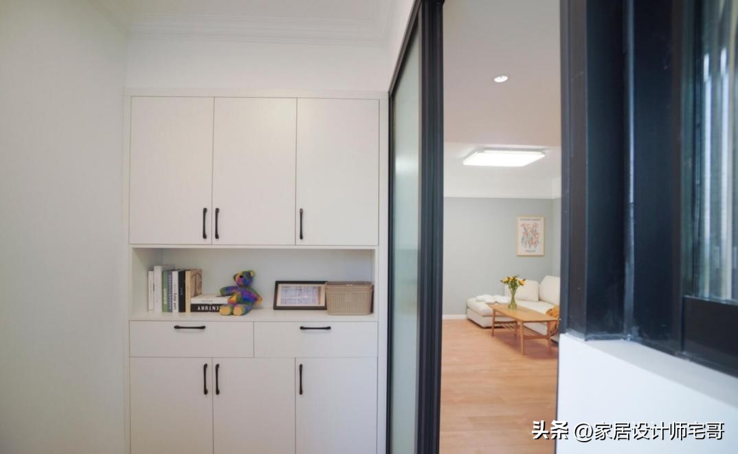 Lần đầu thấy căn hộ 53m&sup2; c&oacute; 3 ph&ograve;ng ngủ, 2 ph&ograve;ng kh&aacute;ch m&agrave; vẫn rộng r&atilde;i: C&aacute;ch cải tạo khiến ai cũng bất ngờ - Ảnh 2.