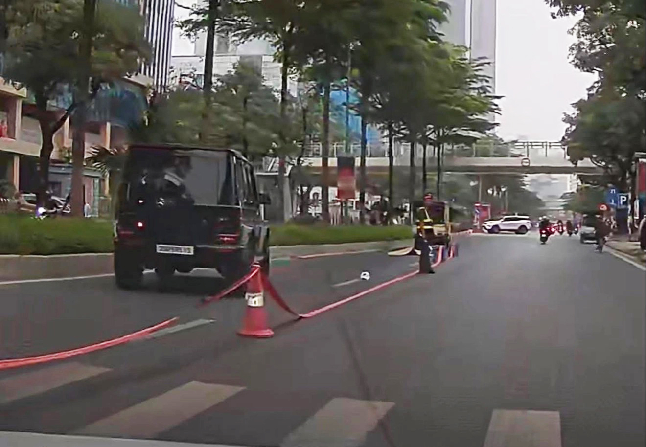 Cụ &ocirc;ng 91 tuổi tử vong sau va chạm với Mercedes G63 tại H&agrave; Nội - Ảnh 1.