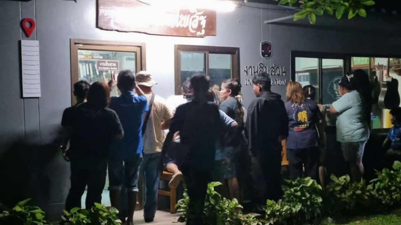 Cha dượng bạo h&agrave;nh con ri&ecirc;ng của vợ đến tử vong, c&ograve;n d&ugrave;ng d&acirc;y điện để hồi sức - Ảnh 1.