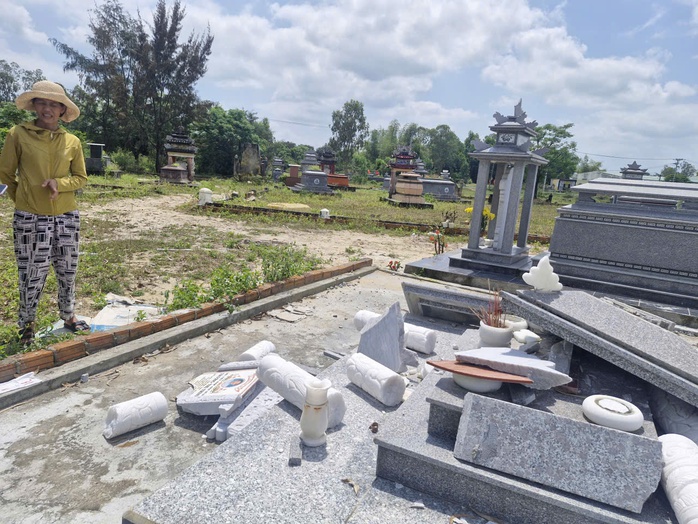 C&ocirc;ng an điều tra vụ việc mộ Mẹ Việt Nam Anh h&ugrave;ng bị đập ph&aacute; - Ảnh 2.