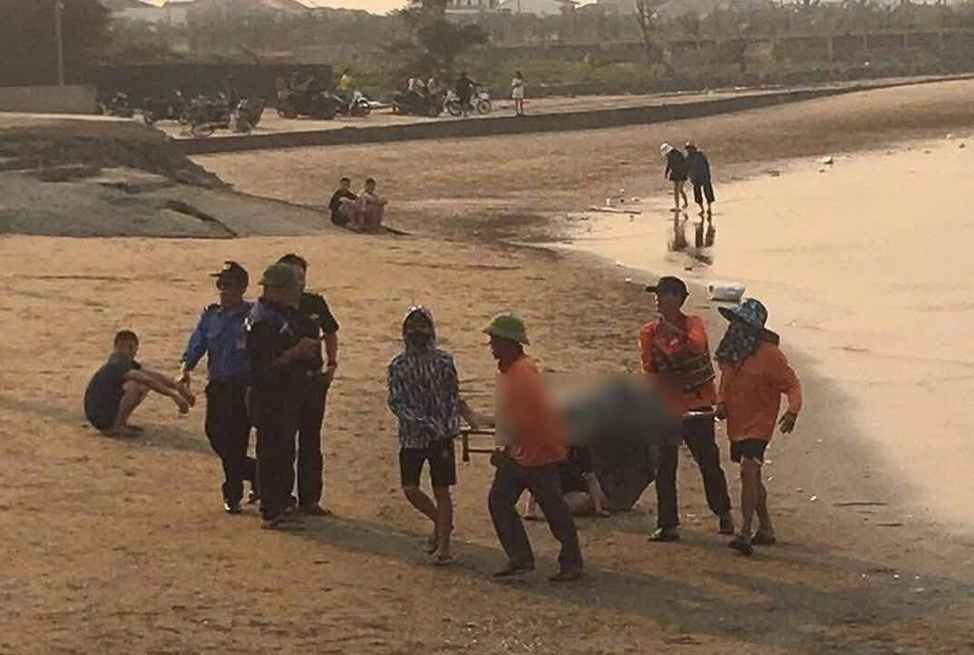 Nữ sinh 17 tuổi tử vong khi cứu bạn đuối nước tại Cửa L&ograve; - Ảnh 1.