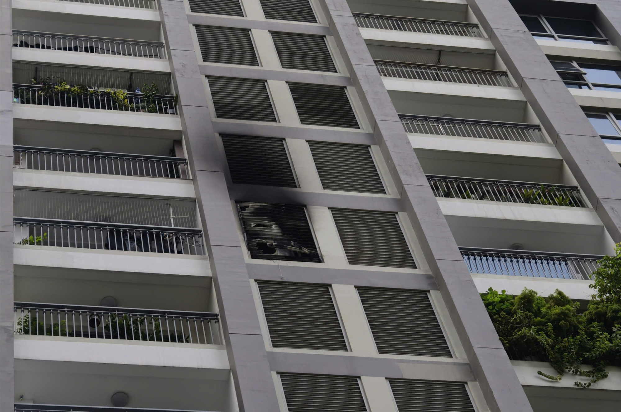 Ch&aacute;y căn hộ tầng 10 tại chung cư 45 tầng ở TPHCM Ng&agrave;y 11 - 4 - 2026 - Ảnh 2.