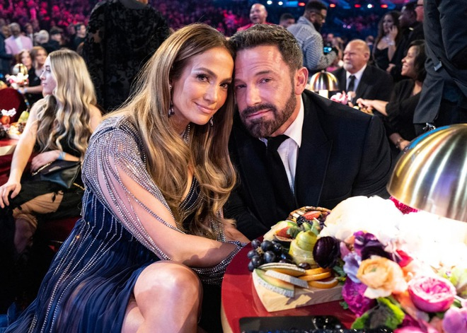 jennifer-lopez-ben-affleck-seen-1717933493601819560499-104245-1775903950174-1775903951074916788346.jpg