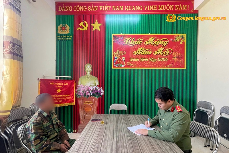 C&ocirc;ng an cảnh b&aacute;o Chi&ecirc;u lừa đảo CCCD đang lan rộng , người d&acirc;n cần cảnh gi&aacute;c - Ảnh 1.