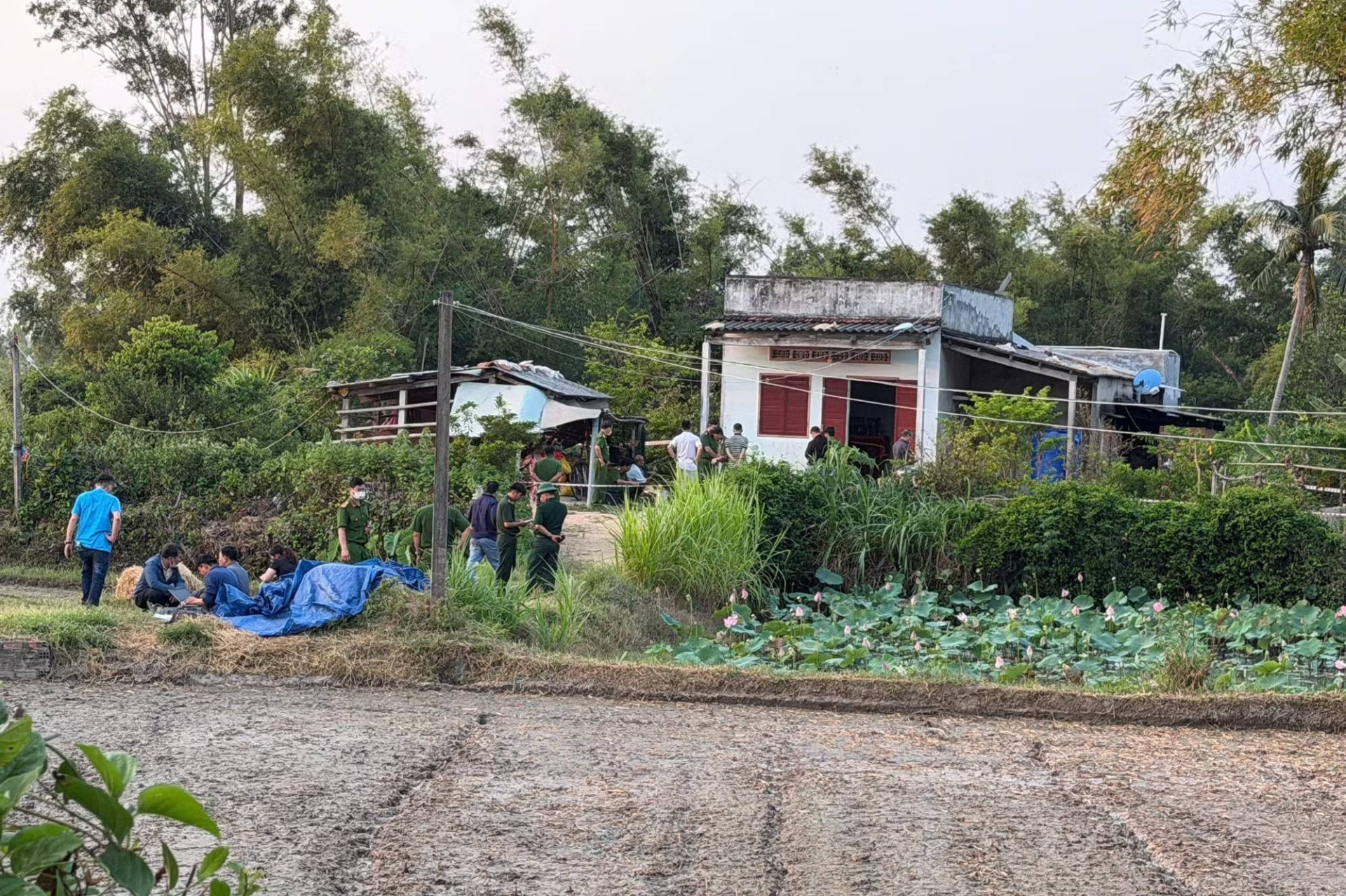 Vụ ph&aacute;t hiện 4 thi thể ch&aacute;y x&eacute;m ở Gia Lai: Điều tra nguy&ecirc;n nh&acirc;n g&acirc;y nổ - Ảnh 3.