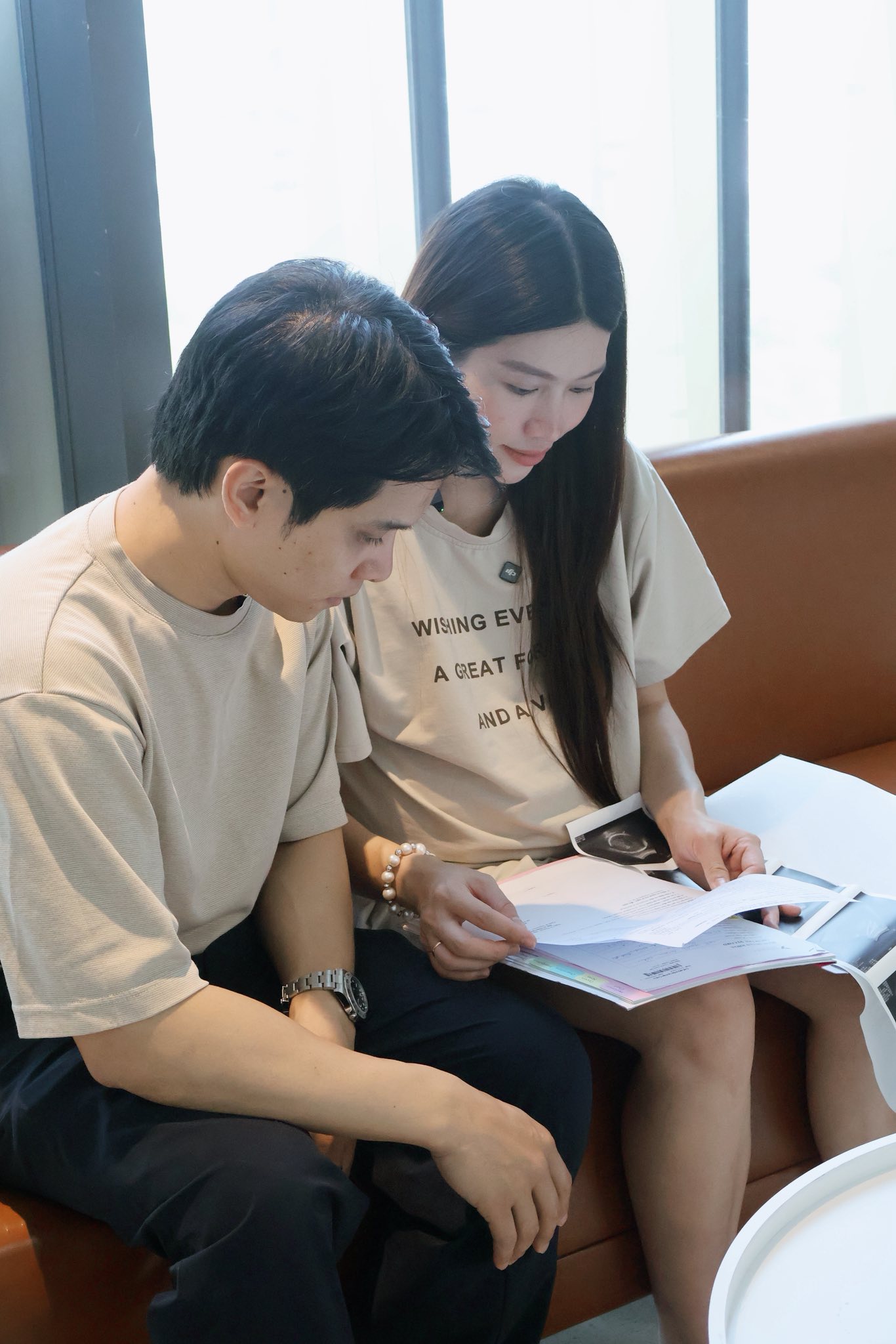 &Aacute; hậu Chế Nguyễn Quỳnh Ch&acirc;u xuất hiện sau sinh: G&acirc;y tranh c&atilde;i sự kiện 2026 - Ảnh 4.