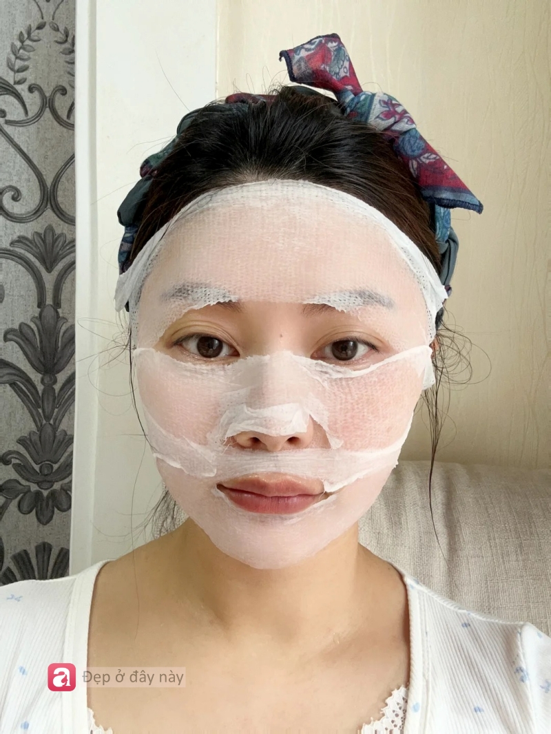 T&ocirc;i từng &ldquo;n&eacute;m tiền qua cửa sổ&rdquo; v&igrave; m&ecirc; spa, cho đến khi nhận ra: Chỉ cần 3 ph&uacute;t đắp lotion mỗi ng&agrave;y, da cũng c&oacute; thể đẹp l&ecirc;n- Ảnh 3.