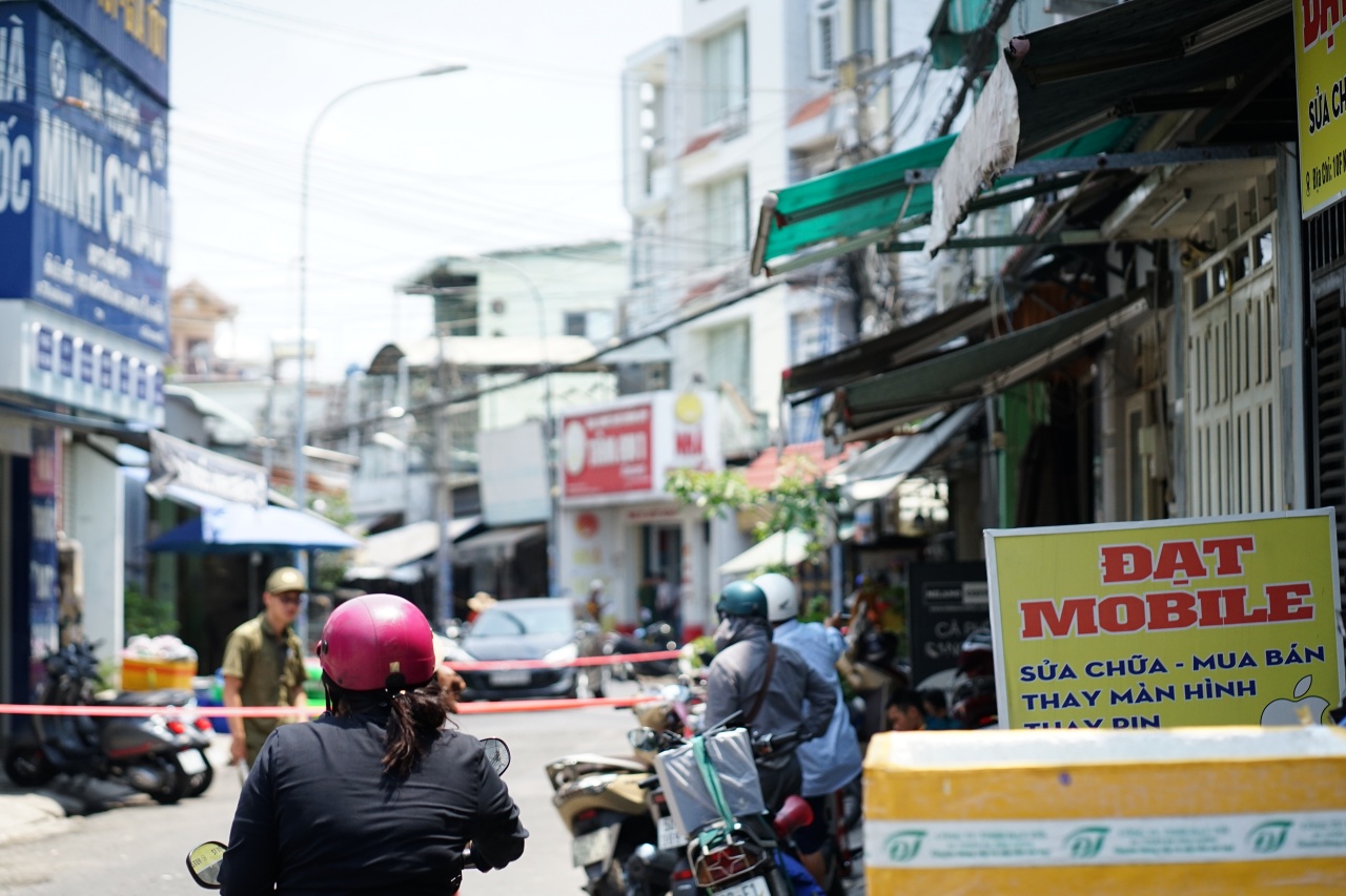 Lời kể từ hiện trường vụ ch&aacute;y nh&agrave; trọ ở tp . Hcm: 2 Nạn nh&acirc;n tử vong thương t&acirc;m - Ảnh 7.