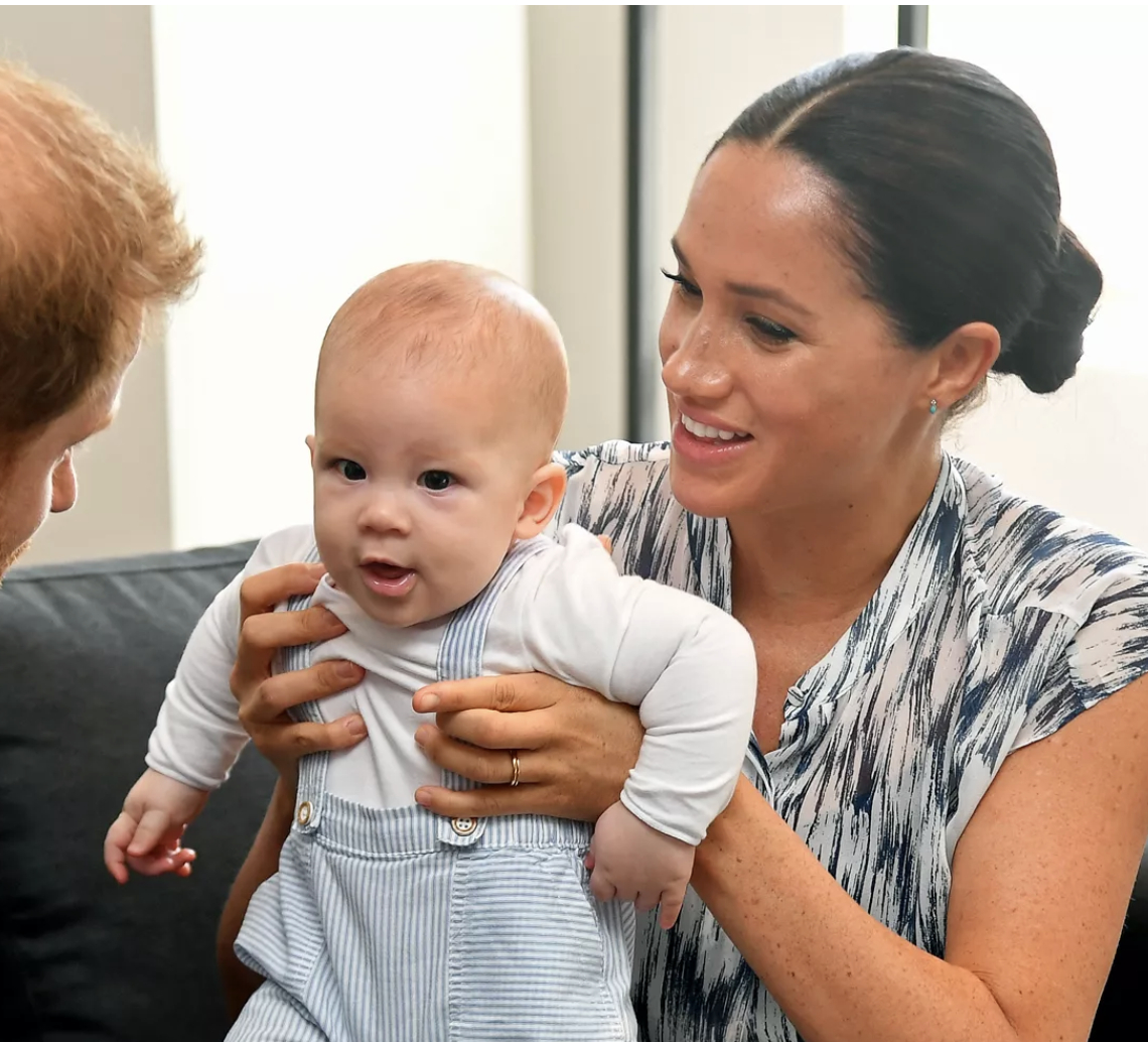 Điểm danh 14 chắt cưng Ho&agrave;ng gia: Di sản Nữ ho&agrave;ng Elizabeth II vẫn sống m&atilde;i - Ảnh 10.