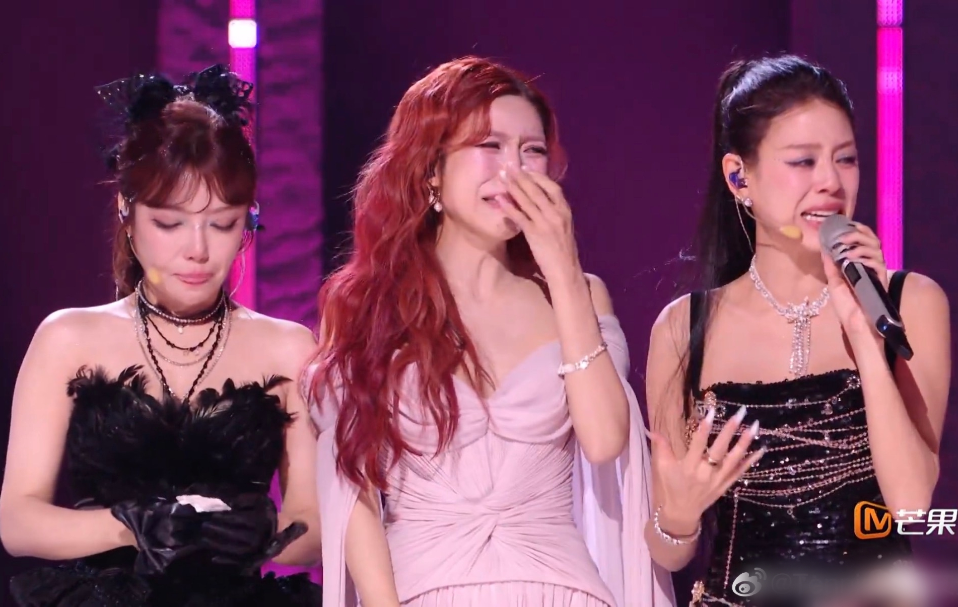 L&yacute; Tiểu Nhiễm v&agrave; Trang Ph&aacute;p: Hậu trường Tỷ Tỷ 2026 g&acirc;y tranh c&atilde;i kh&ocirc;ng ngừng - Ảnh 2.