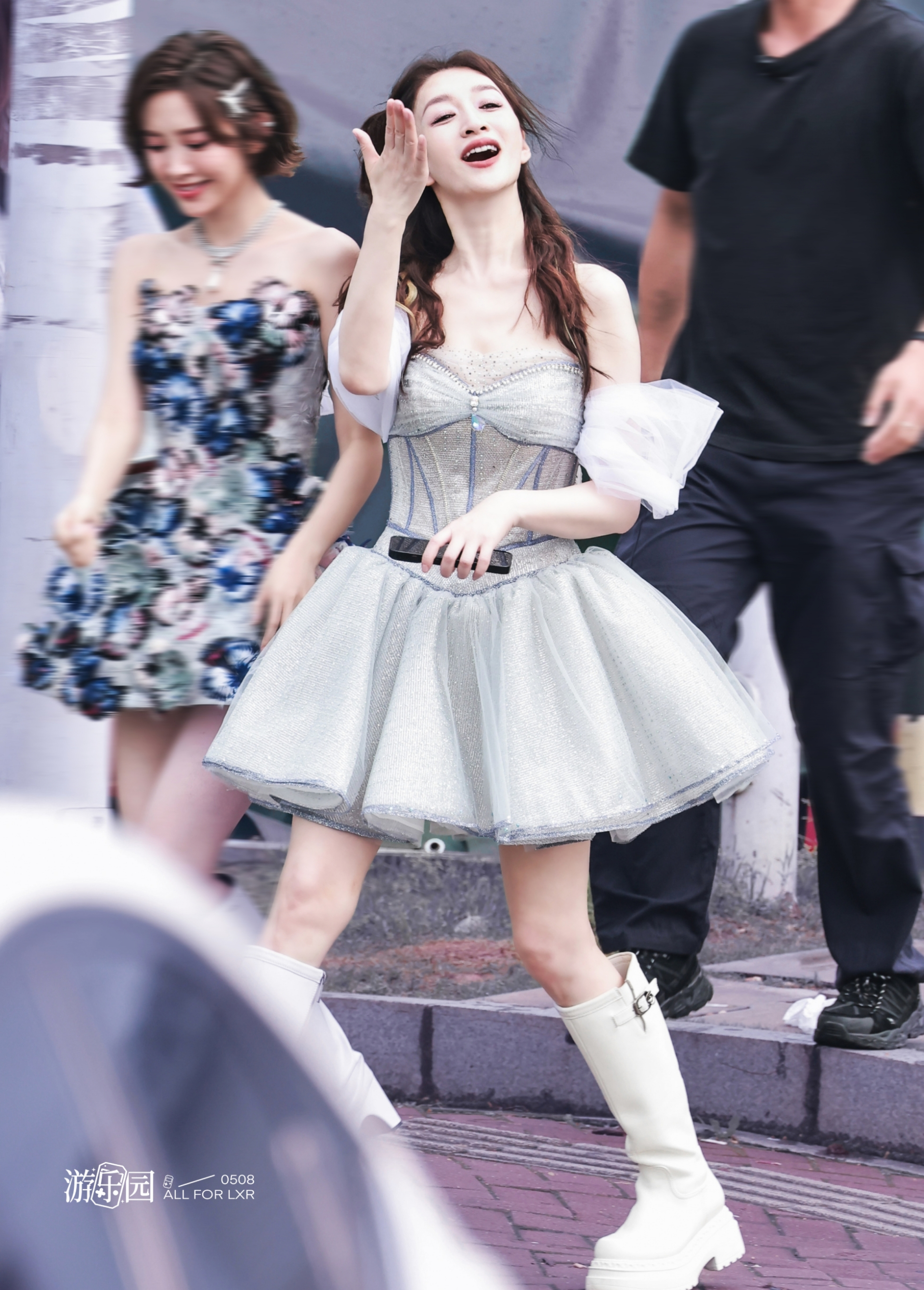 L&yacute; Tiểu Nhiễm v&agrave; Trang Ph&aacute;p: Hậu trường Tỷ Tỷ 2026 g&acirc;y tranh c&atilde;i kh&ocirc;ng ngừng - Ảnh 5.