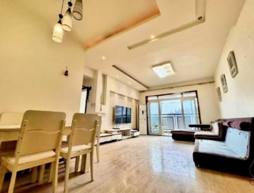 Những c&acirc;u chuyện kỳ quặc ở Trung Quốc năm 2026: Nh&agrave; d&iacute;nh dớp v&agrave; thang m&aacute;y lạ đời - Ảnh 2.