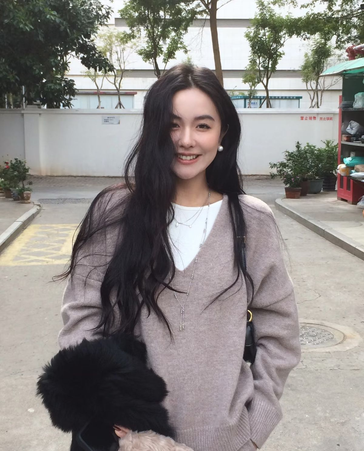 Bỏ th&oacute;i quen mua v&igrave; sợ thiếu, nhiều người trẻ giảm 20-30% chi ti&ecirc;u mỗi th&aacute;ng - Ảnh 1.