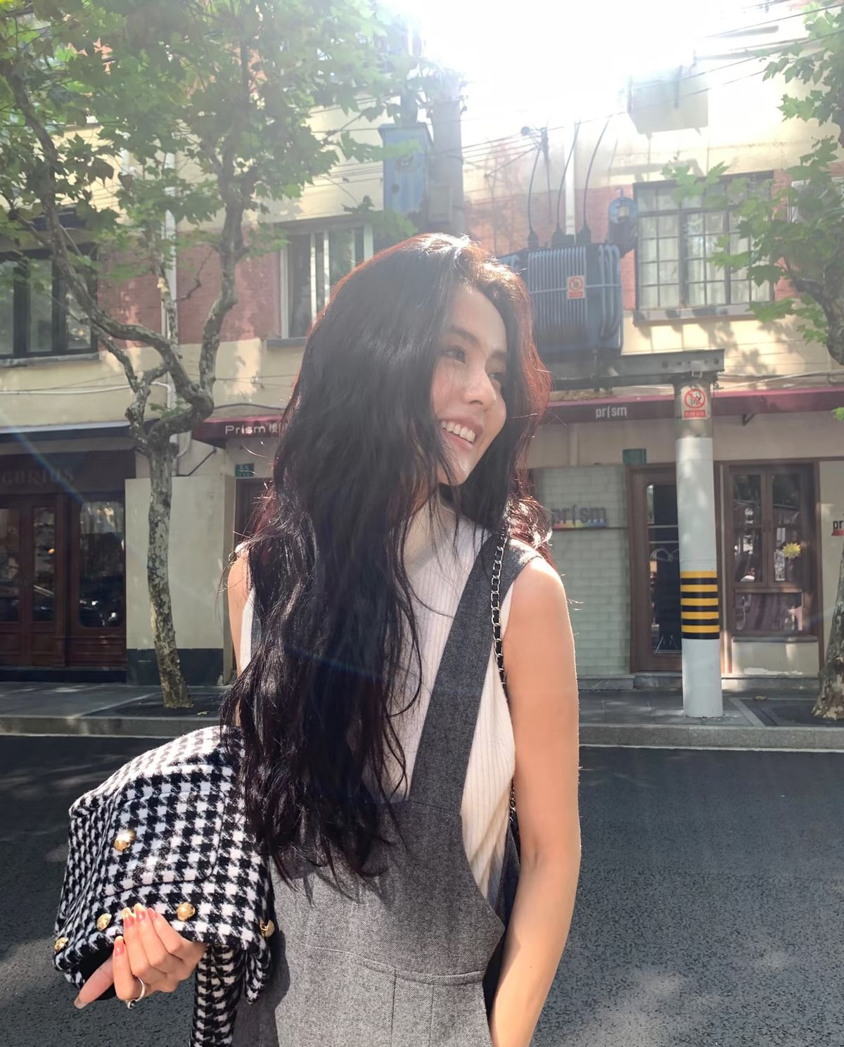 Bỏ th&oacute;i quen mua v&igrave; sợ thiếu, nhiều người trẻ giảm 20-30% chi ti&ecirc;u mỗi th&aacute;ng - Ảnh 3.