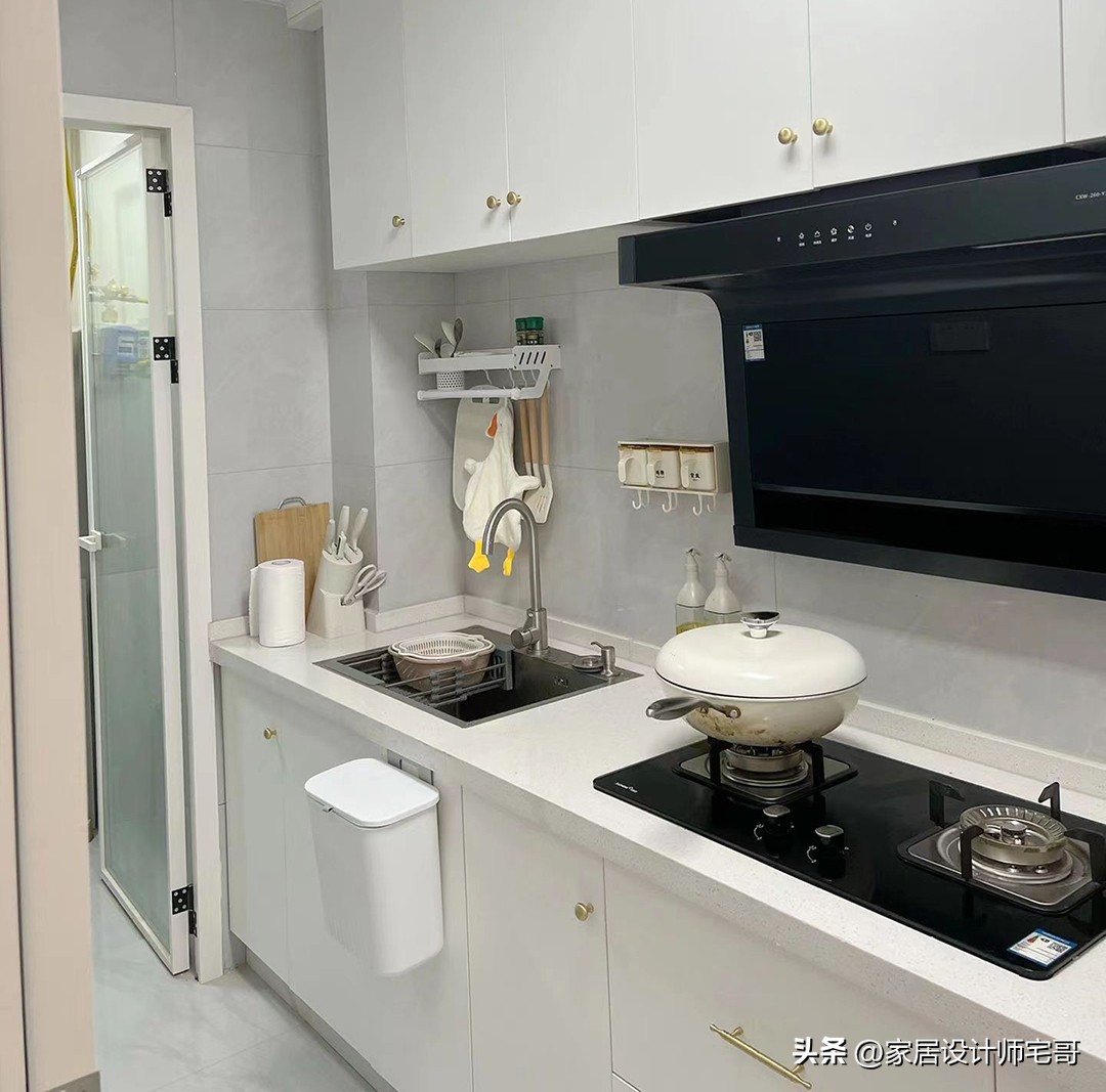 Căn hộ 37m&sup2; của c&ocirc; g&aacute;i độc th&acirc;n khiến 300.000 người th&iacute;ch: Nhỏ nhưng tinh tế đến từng g&oacute;c - Ảnh 9.