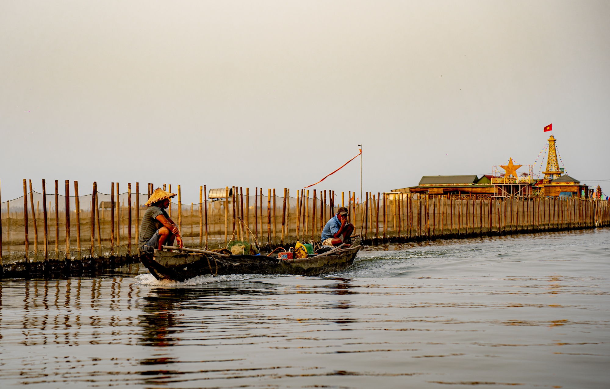 Về làng Chuồn ăn bánh khoái cá kình- Ảnh 2. Về làng Chuồn ăn bánh khoái cá kình- Ảnh 2.