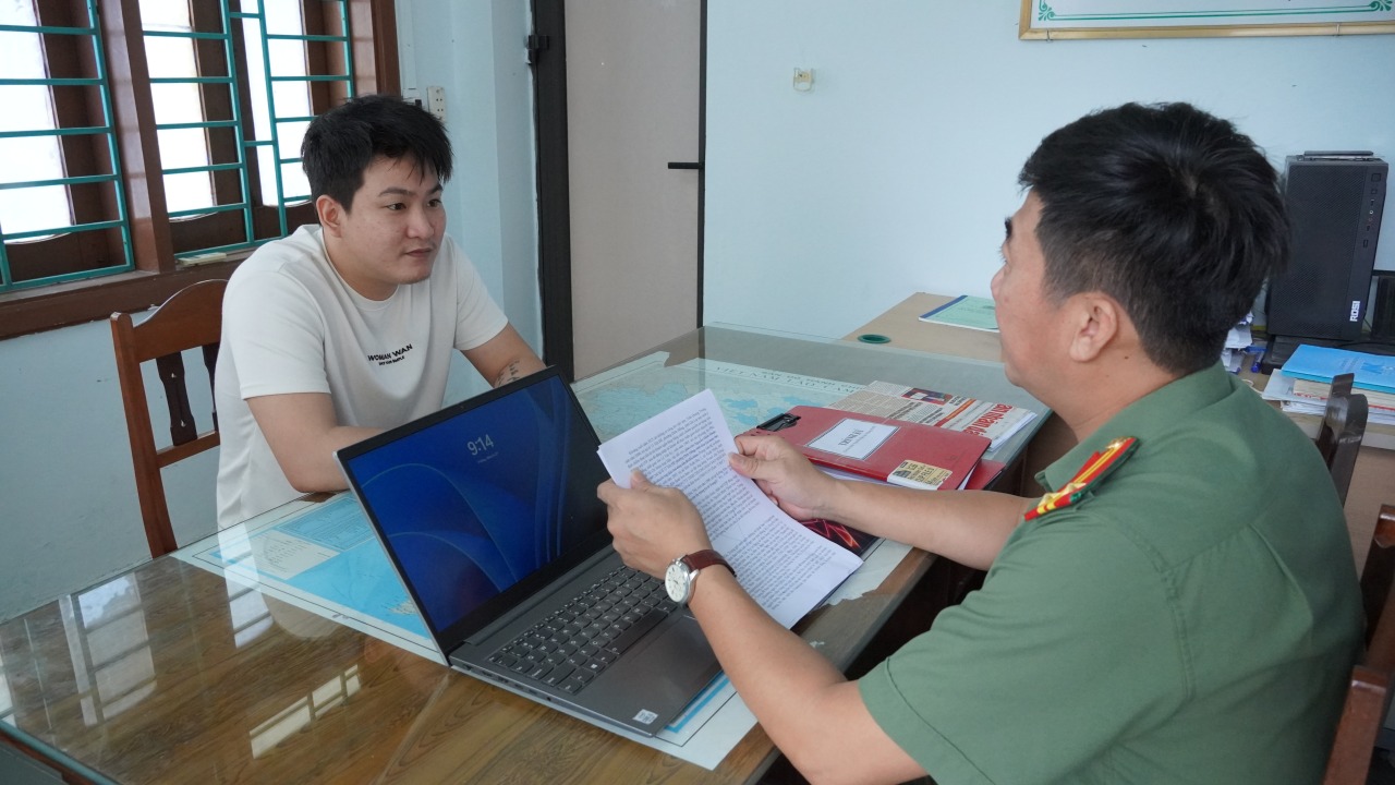 Cảnh b&aacute;o lừa đảo qua x&aacute;c thực sinh trắc học: 15 thu&ecirc; bao Vinaphone mất 3 tỷ trong 24h - Ảnh 2.