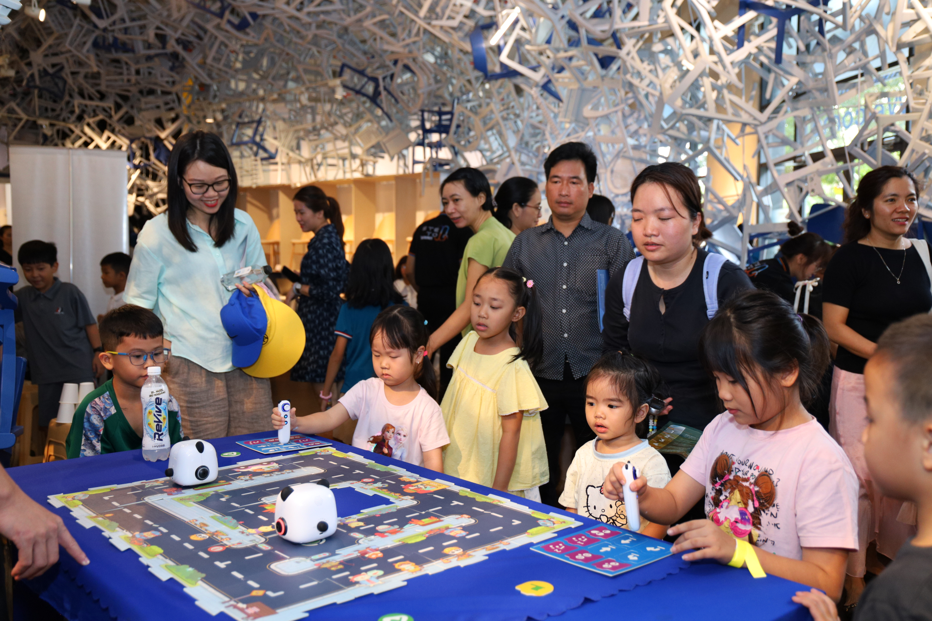 TEDx ICS Youth 2026: Kh&aacute;m ph&aacute; gi&aacute;o dục to&agrave;n diện v&agrave; s&aacute;ng tạo cho thế hệ trẻ - Ảnh 11.