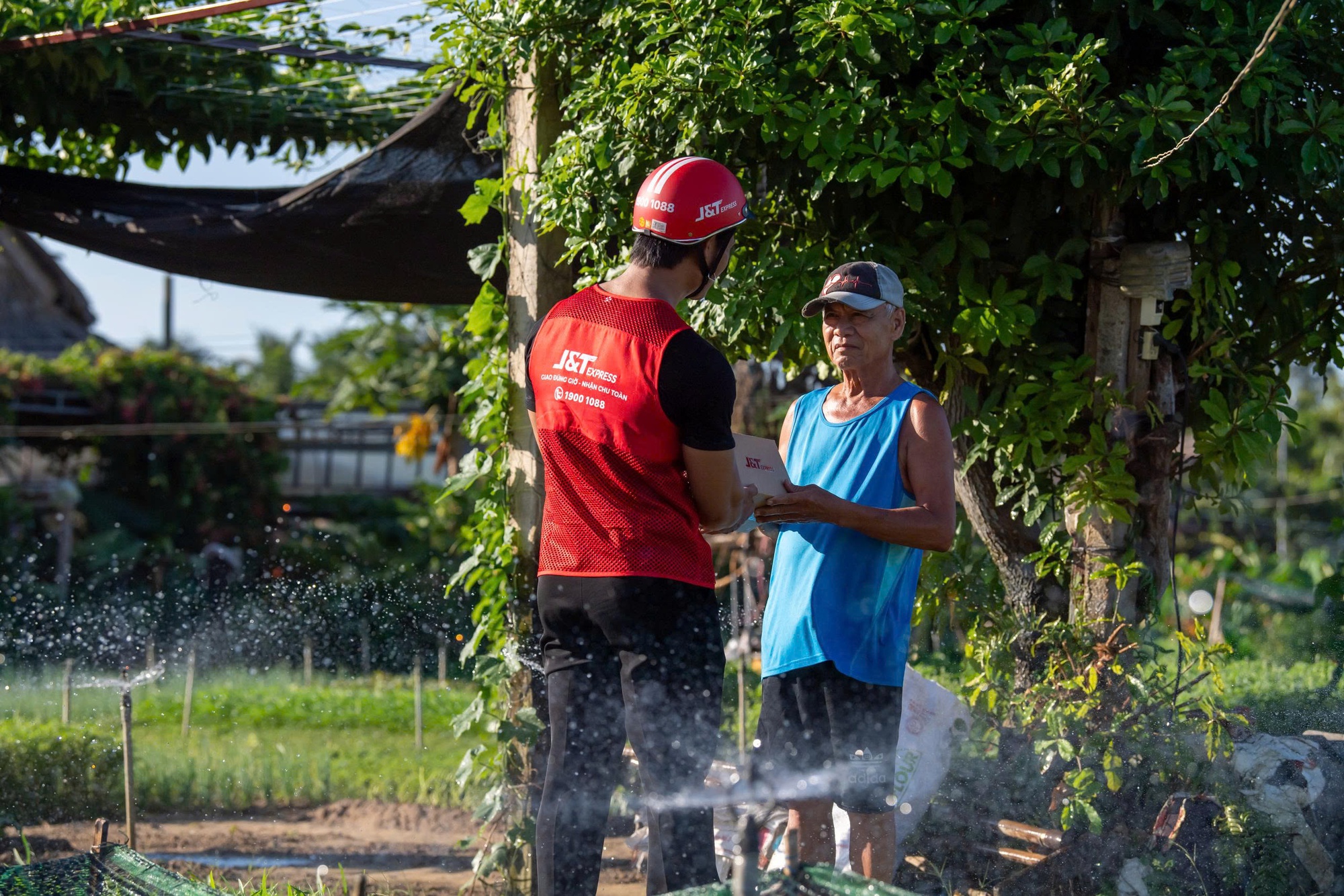 Nghỉ lễ d&agrave;i ng&agrave;y: Người trẻ chọn gửi đồ trước để giảm tải h&agrave;nh l&yacute; - Ảnh 3.