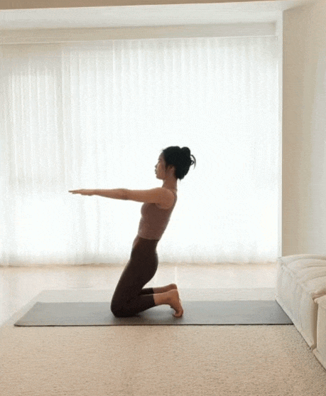 4 động tác tự tập tại nhà giúp giảm nhanh mỡ bụng, siết eo cong đẹp - Ảnh 1.