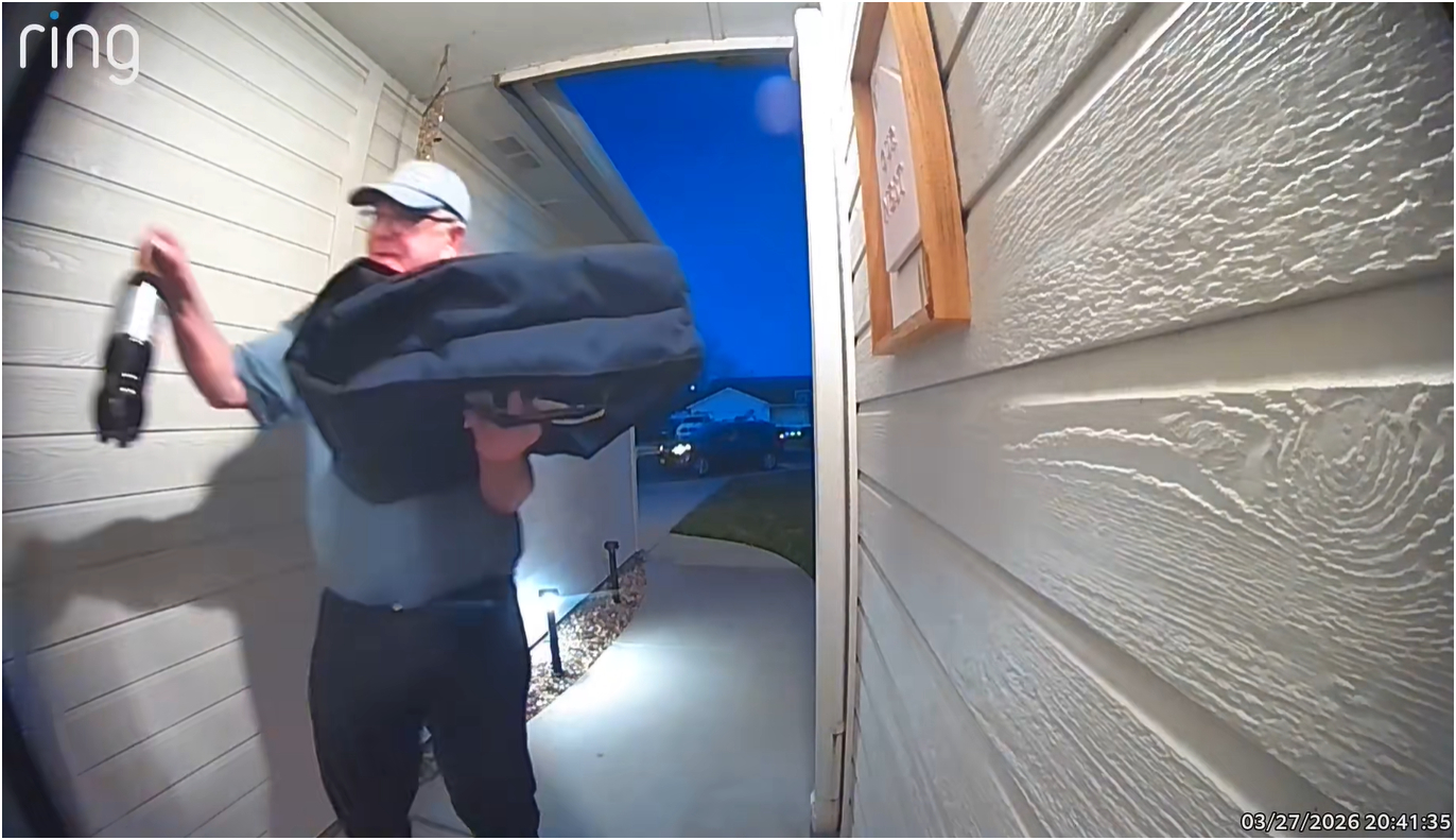 Shipper 68 tuổi nhận hơn 3 tỷ đồng nhờ h&agrave;nh động tử tế trong giao h&agrave;ng - Ảnh 2.