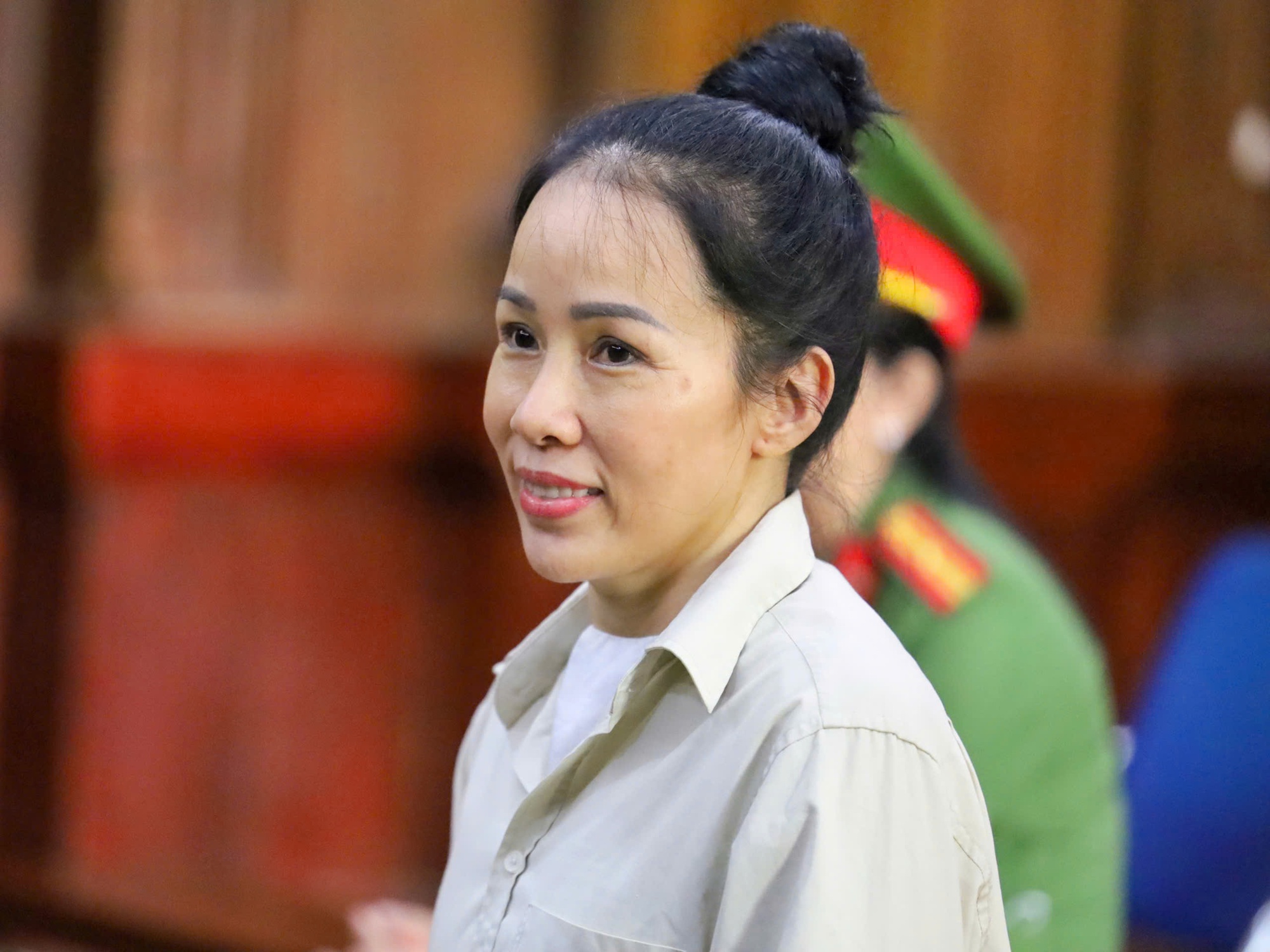 H&igrave;nh ảnh mới nhất của Youtuber Đinh Lan tại phi&ecirc;n to&agrave; li&ecirc;n quan Nguyễn Phương Hằng - Ảnh 2.