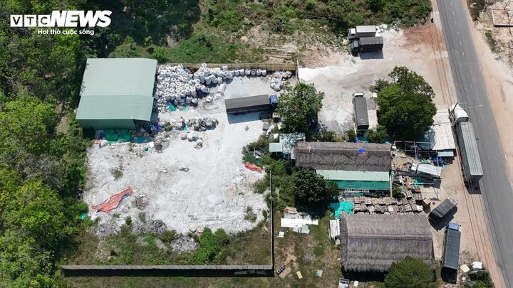 Bắt ' b&agrave; tr&ugrave;m ' L&ecirc; Thị th&ugrave;y Trang cầm đầu đường d&acirc;y ch&ocirc;n lấp chất thải tr&aacute;i ph&eacute;p - Ảnh 2.