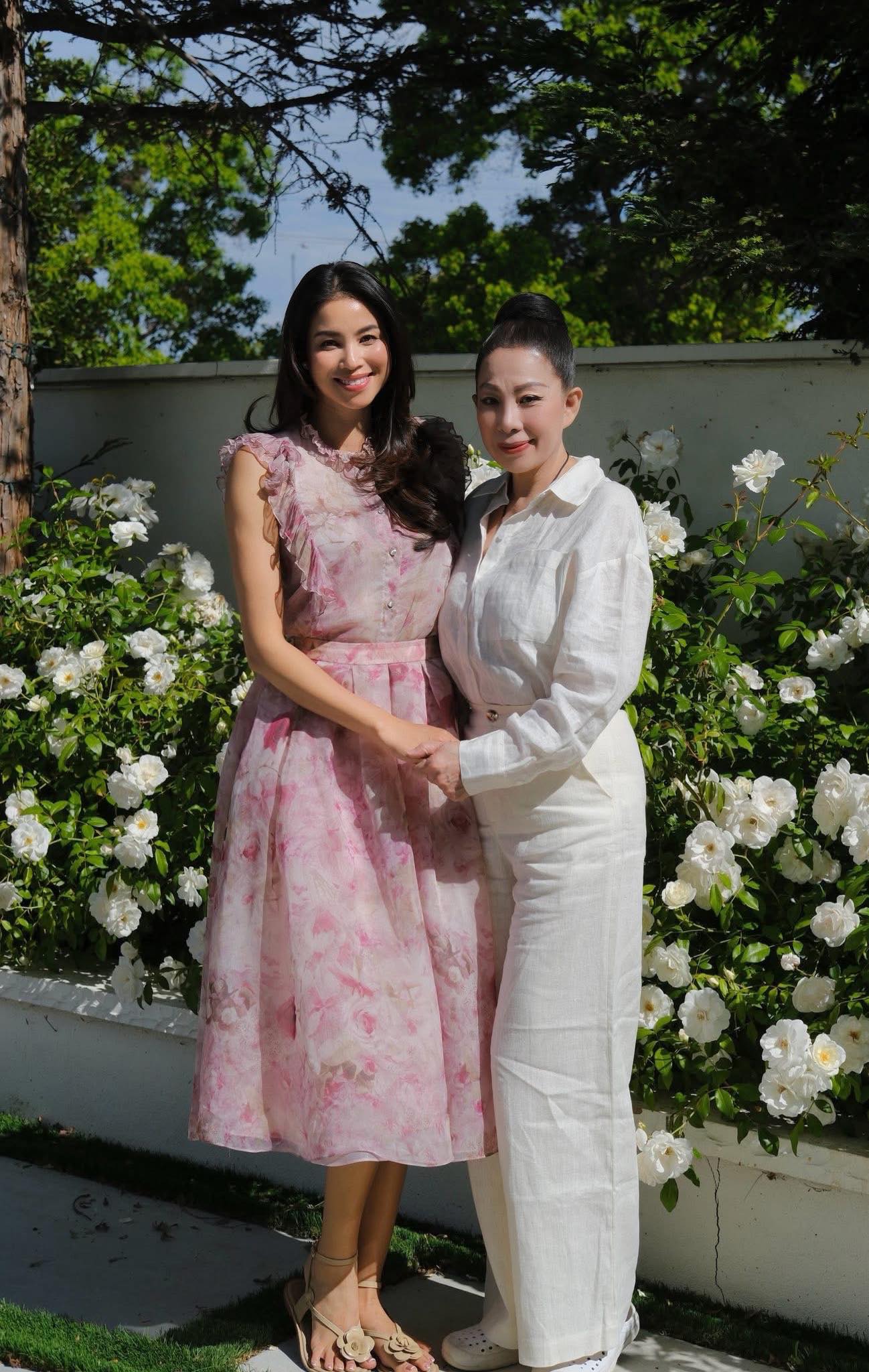 Phạm Hương tại Mỹ: Tổ ấm sang trọng v&agrave; cuộc sống b&igrave;nh y&ecirc;n b&ecirc;n gia đ&igrave;nh - Ảnh 3.