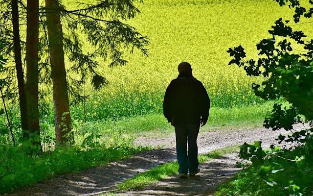 Nắng n&oacute;ng khiến bệnh da liễu tăng vọt, b&aacute;c sĩ khuyến c&aacute;o g&igrave;? - Ảnh 2.