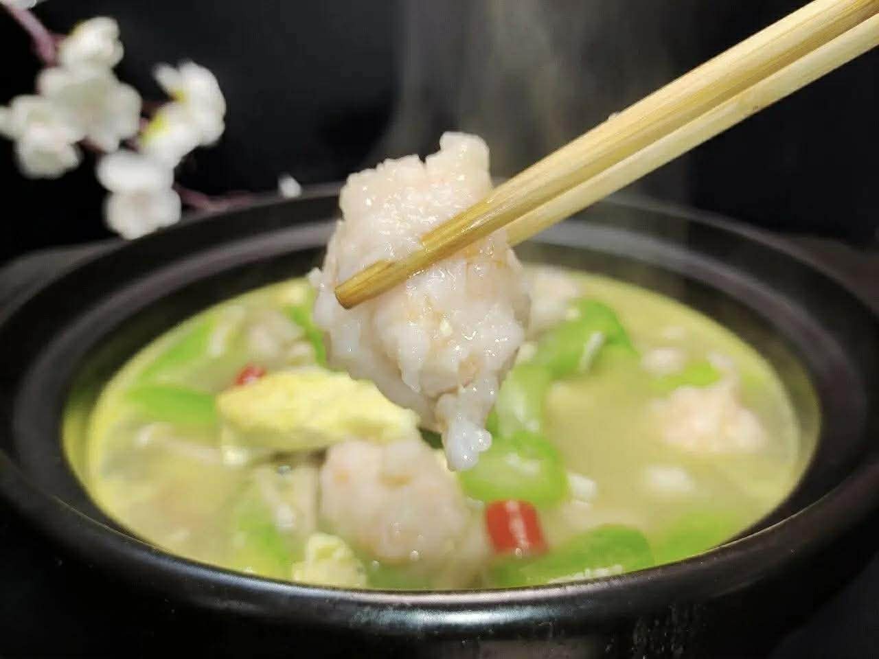 Mỗi muỗng s&uacute;p đều ngập tr&agrave;n những nguy&ecirc;n liệu chất lượng, v&agrave; bạn sẽ muốn uống cạn đến giọt cuối c&ugrave;ng.  - Ảnh 2.