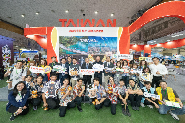 Isaac c&ugrave;ng kh&aacute;ch tham quan giải m&atilde; sức h&uacute;t Đ&agrave;i Loan: Điểm đến đầy cảm hứng tại VITM H&agrave; Nội 2026 - Ảnh 4.