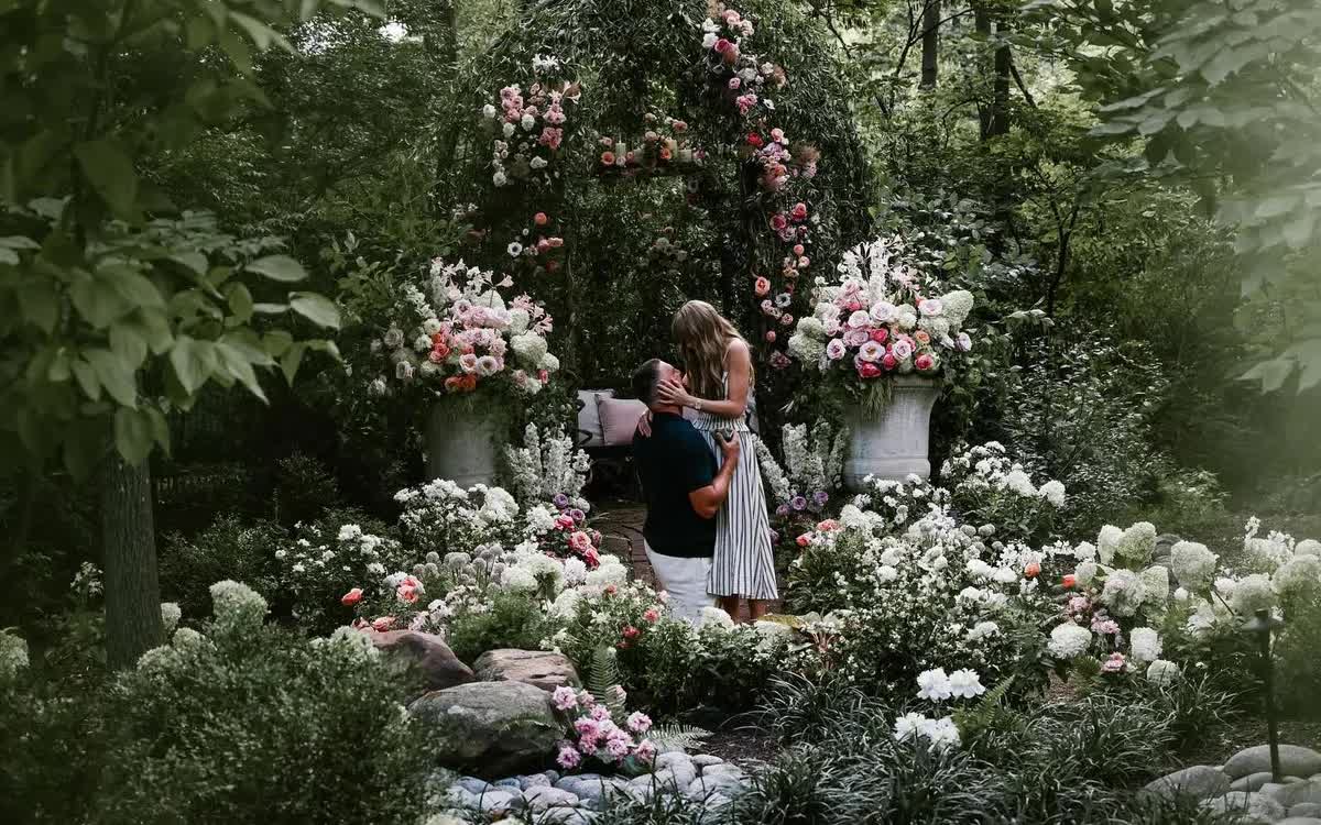 V&aacute;y cưới của Taylor Swift sẽ lấy cảm hứng từ biểu tượng Hollywood kinh điển - Ảnh 1.