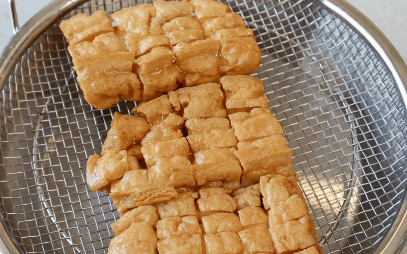 Đậu hũ sốt nước tương tỏi ớt ngon tuyệt cho bữa cơm M&ugrave;a h&egrave; 2026 - Ảnh 6.