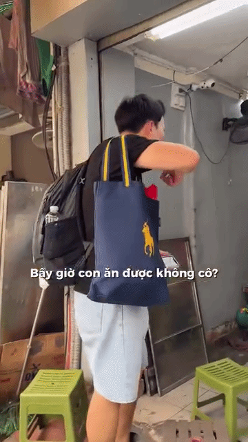 Kh&aacute;ch H&agrave;n thưởng thức sứa đỏ mắm t&ocirc;m v&agrave; chả rươi tại Việt Nam năm 2026 - Ảnh 2.