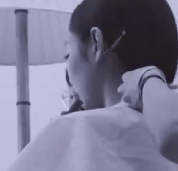 Jennie BLACKPINK bị chỉ tr&iacute;ch sau khi video lộ v&oacute;c d&aacute;ng thật g&acirc;y b&atilde;o mạng x&atilde; hội - Ảnh 4.