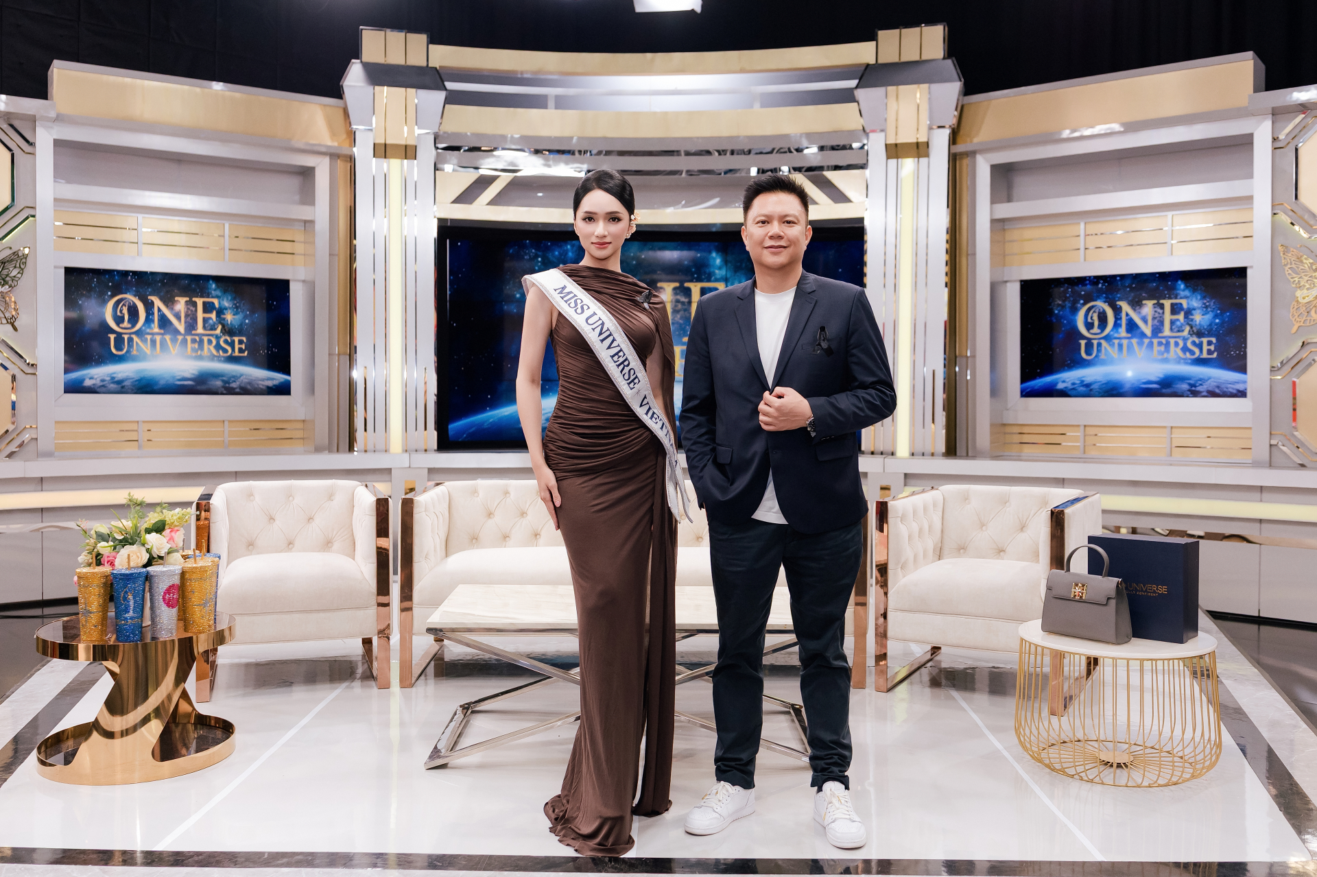 Chủ tịch Miss Universe Vietnam từ bỏ bản quyền v&agrave; sự minh bạch về Hương Giang - Ảnh 2.