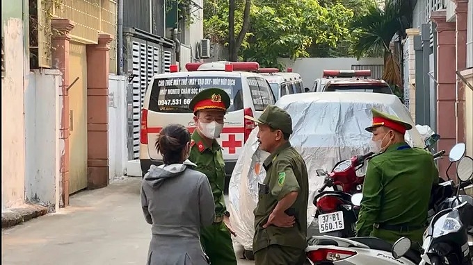 Nữ sinh vi&ecirc;n tử vong tại ph&ograve;ng trọ: Nam thanh ni&ecirc;n nguy kịch được chuyển ra H&agrave; Nội - Ảnh 1.