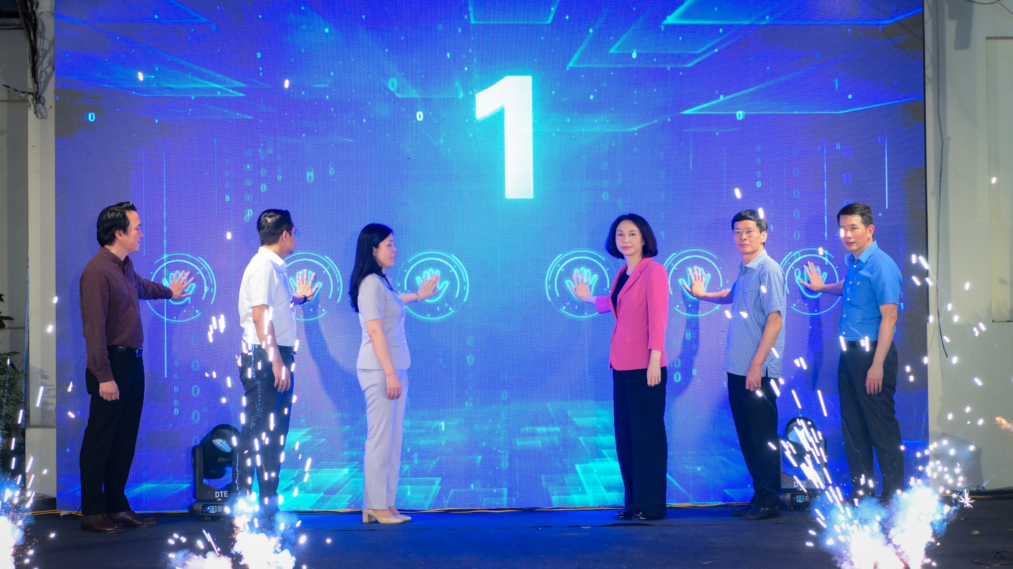 Cổng th&ocirc;ng tin an to&agrave;n thực phẩm H&agrave; Nội ra mắt phục vụ người d&acirc;n 2026 - Ảnh 2.